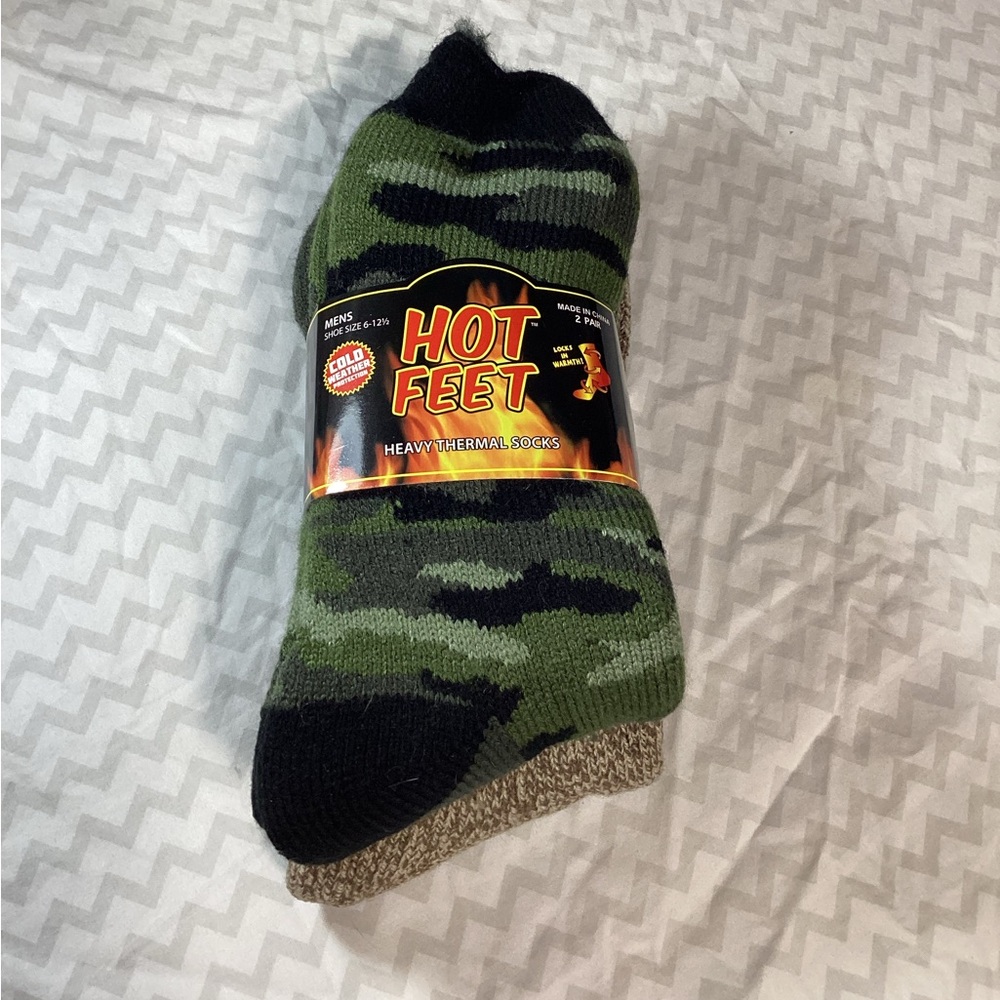 Hot Feet Green Camo and Brown 2 Pack Men’s Thermal Socks